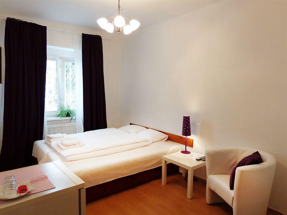Pension Nika Prague Extérieur photo