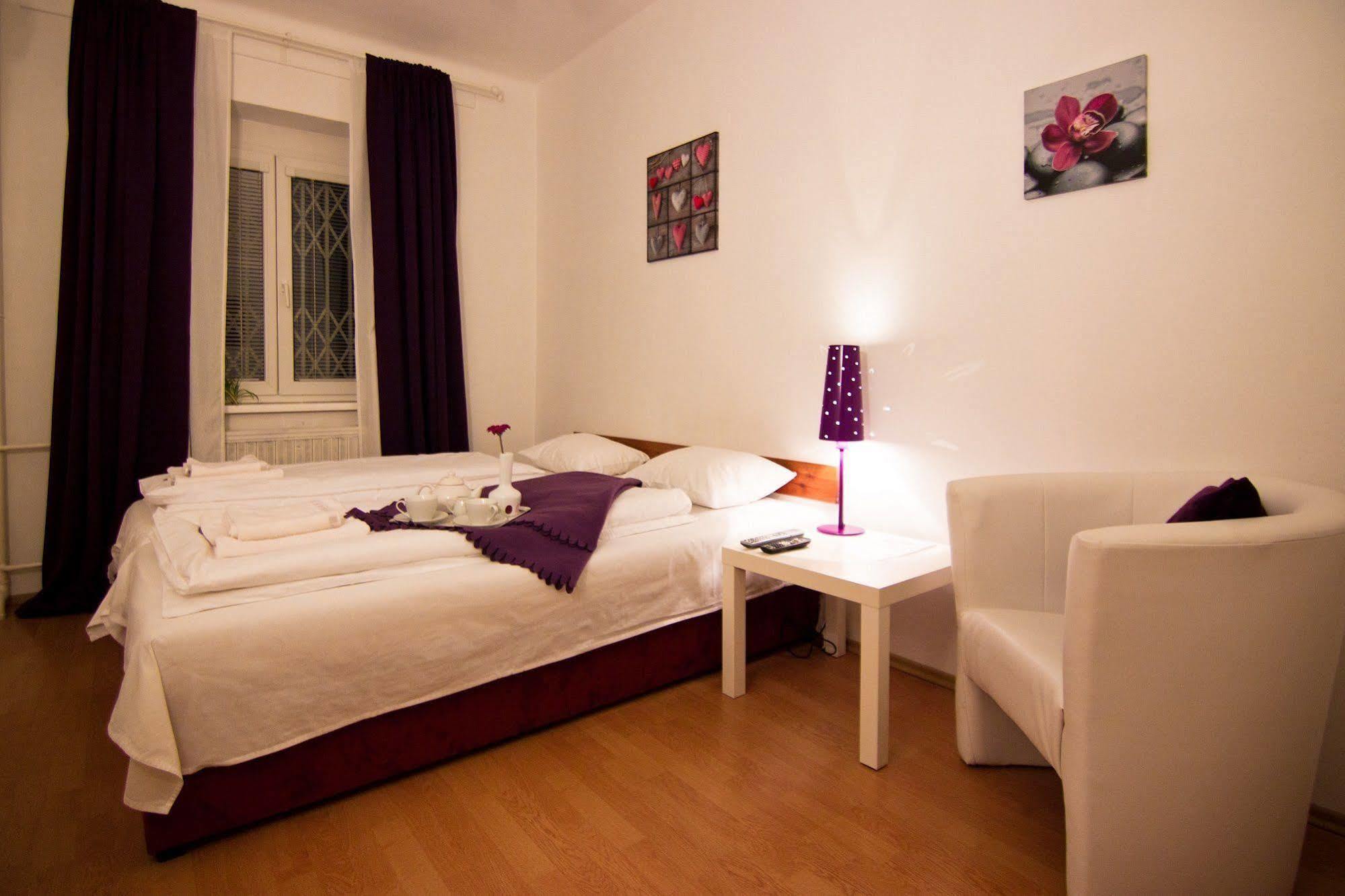 Pension Nika Prague Extérieur photo