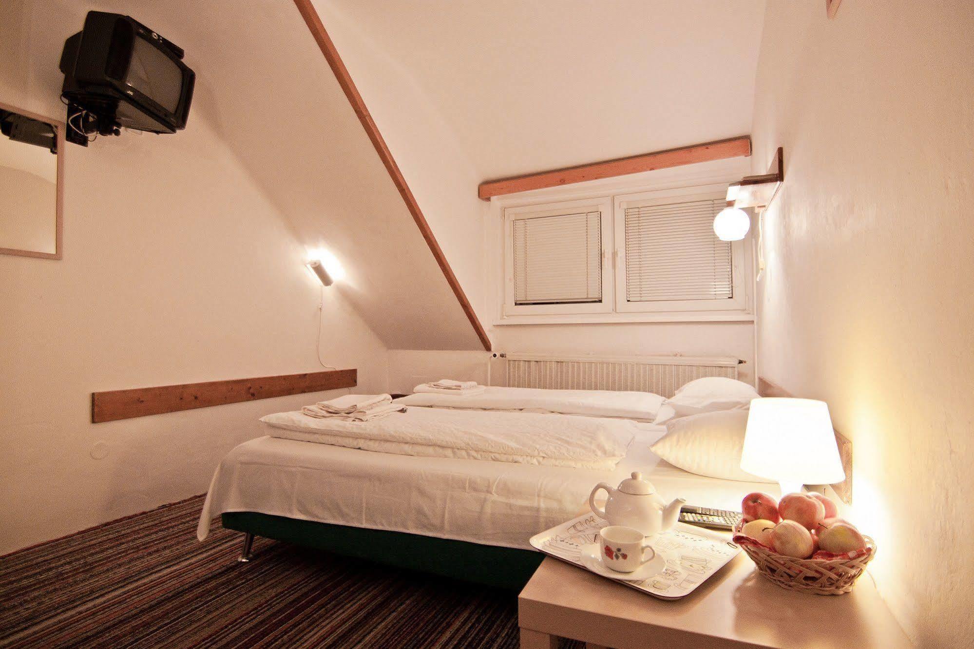 Pension Nika Prague Extérieur photo