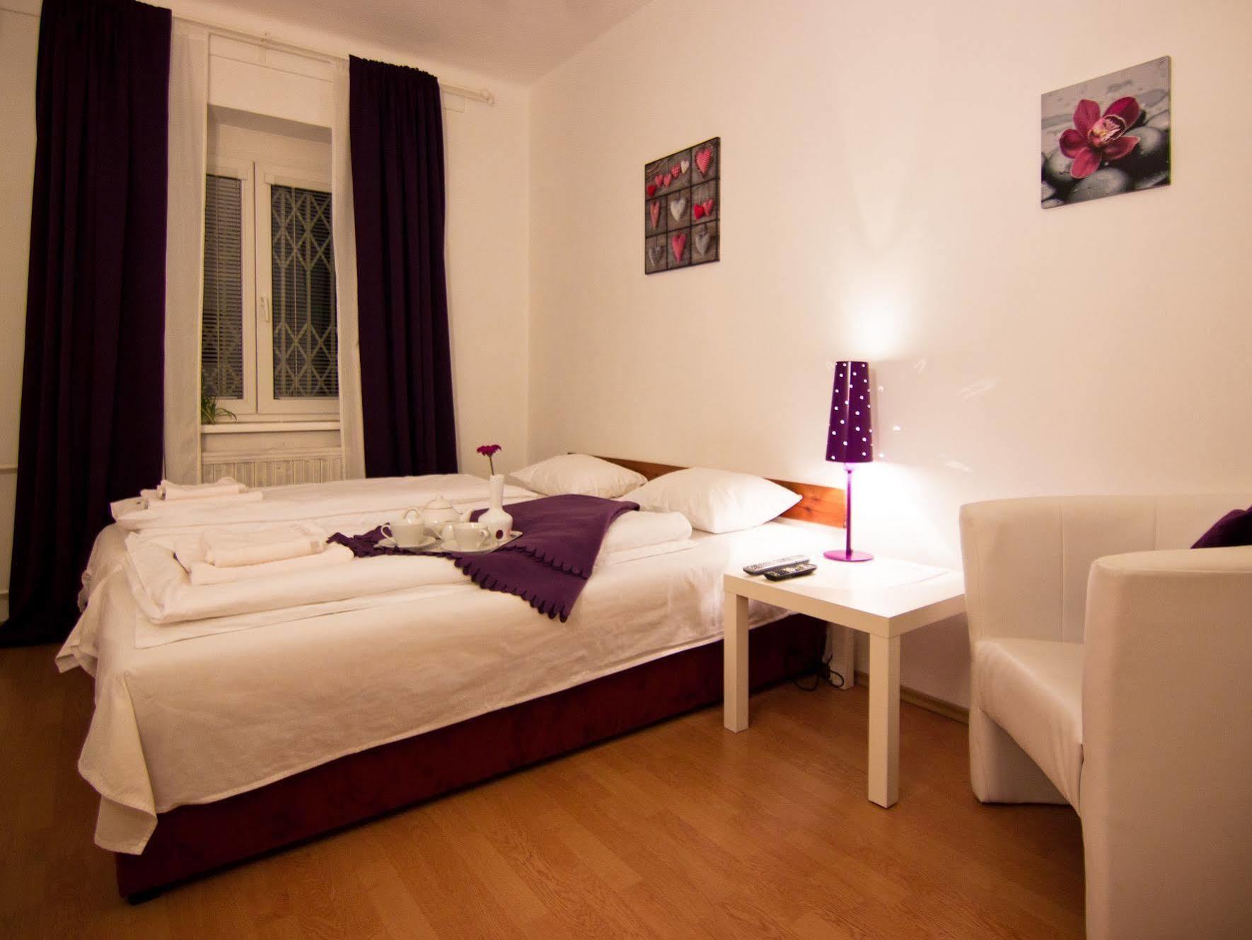 Pension Nika Prague Extérieur photo
